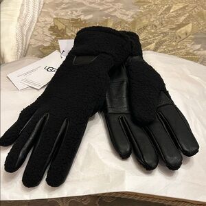 UGG Black Women's Gloves